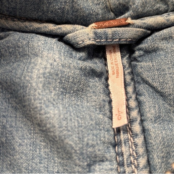 EXCELLENT - Free People Dolman Medium Wash Blue Quilted Denim Jacket Large - Picture 7 of 8